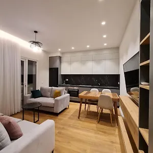 adore-modern-apartment.hotels-in-tirana.com/